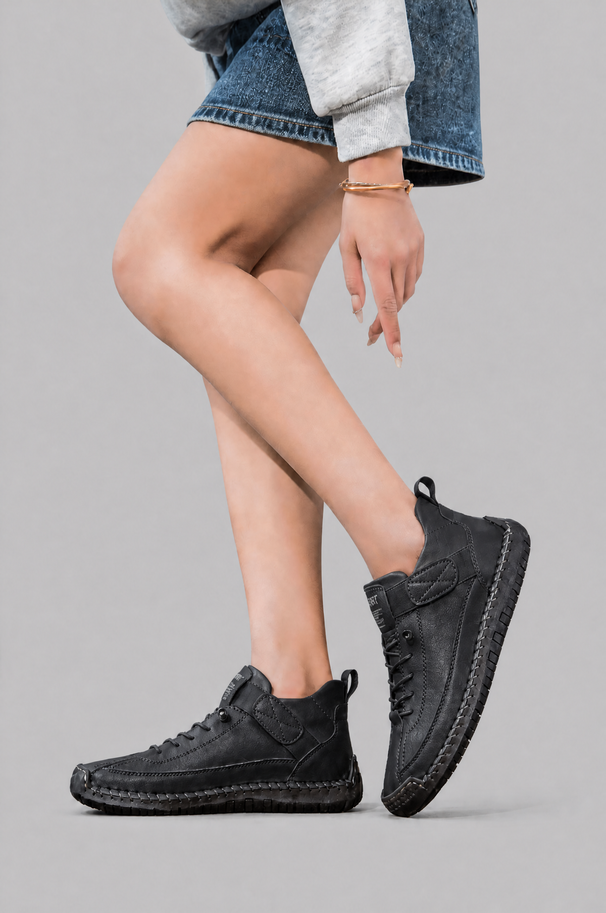 Mid Top Walking Trainers with Stitched Sole Noor Laurent